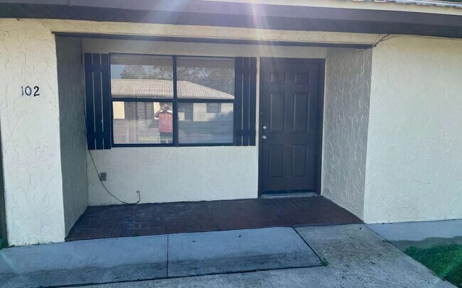 Building Photo - 3796 NW Archer St