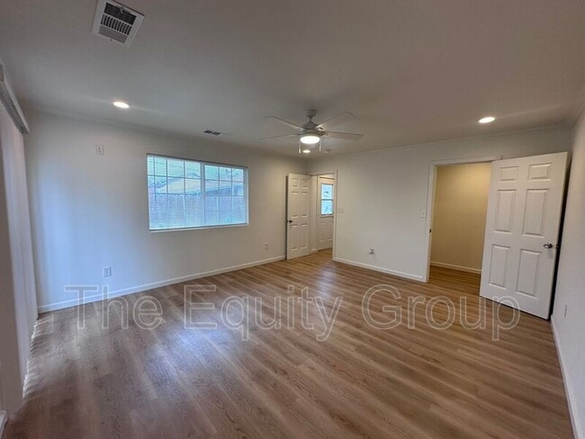 Foto del edificio - 145 N A St