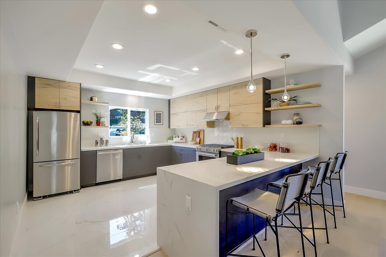 Foto principal - 914 Everett Ave