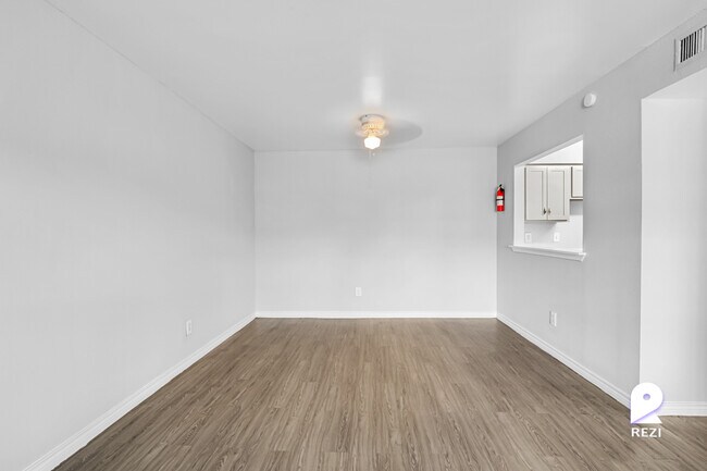 Foto del edificio - 11810 Algonquin Dr