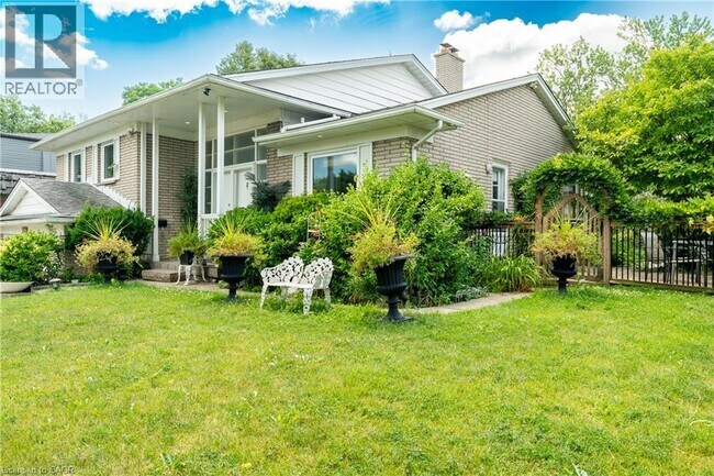 Photo du bâtiment - 1129 Scenic Dr