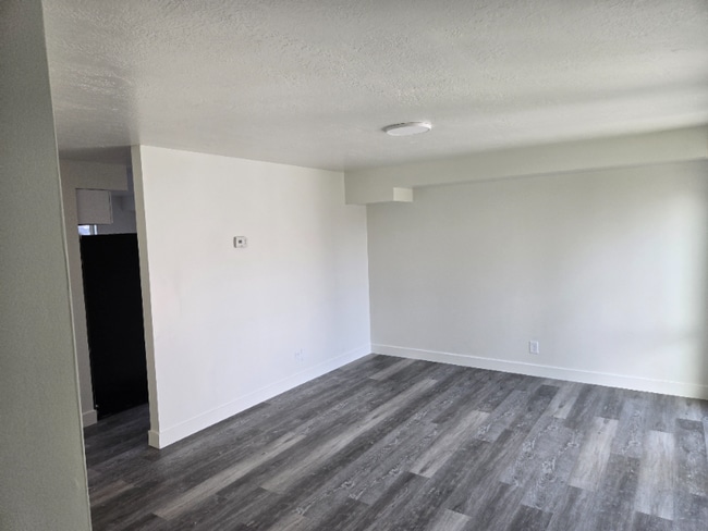 Building Photo - 954 9th St