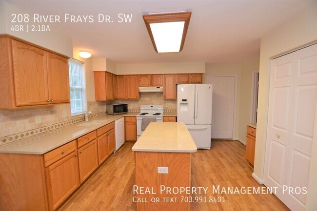 Foto del edificio - 208 River Frays Dr SW