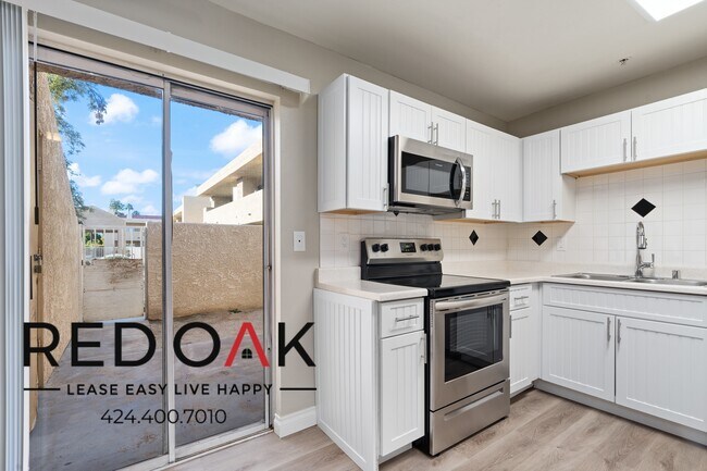 Foto del edificio - Charming Bright Newly Remodeled Two Bedroo...