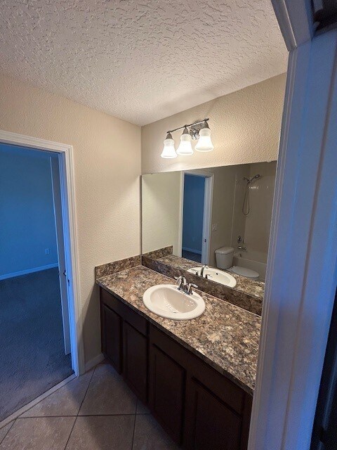 Foto del edificio - 6819 Goldflower Ave