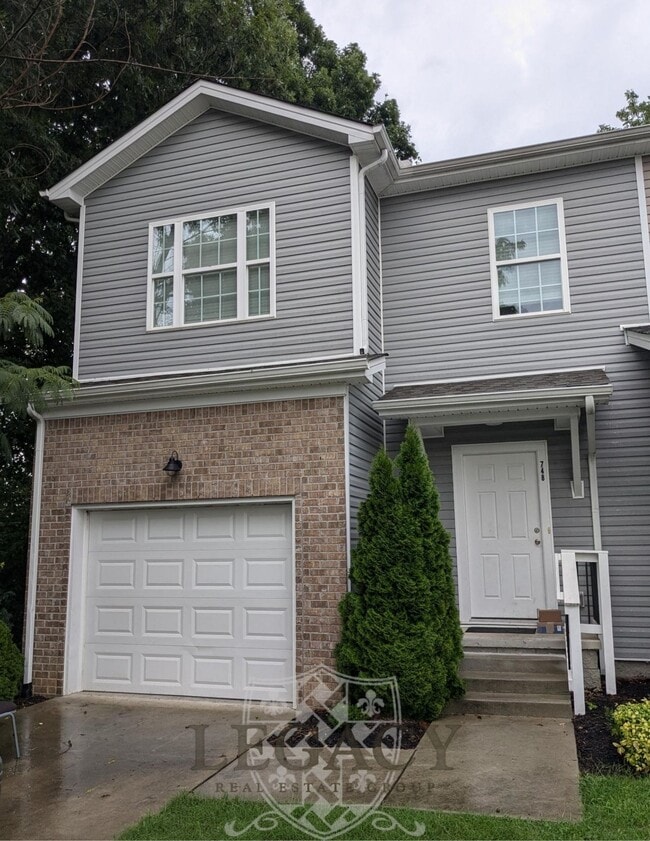 Building Photo - 748 Pippin Dr