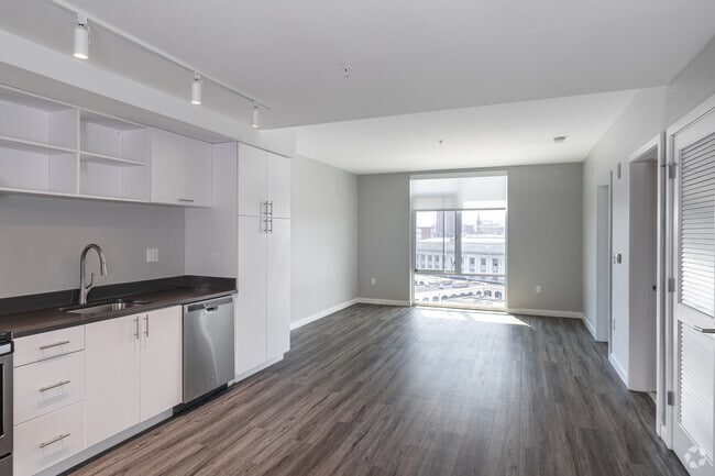 2BR, 2BA - 874 SF, Charles - Nelson Kohl Apartments