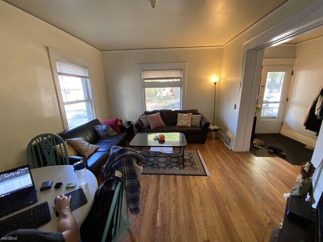 Building Photo - 7 br, 2 bath House - 515 N Division St 515...