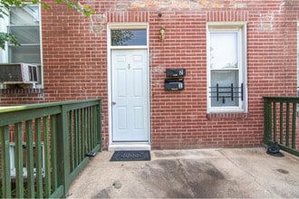 Building Photo - 5 S Wickham Rd