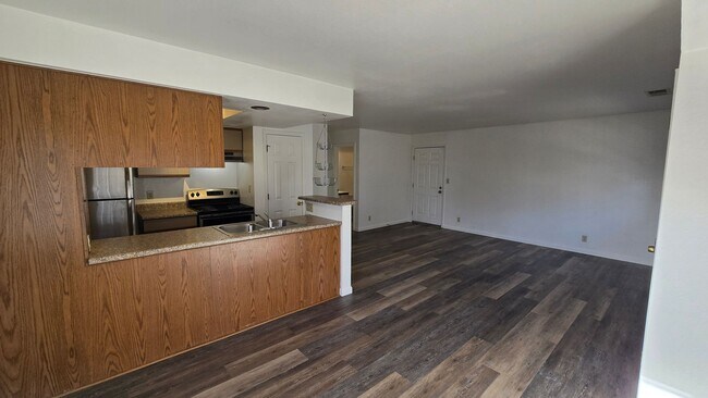 Building Photo - 239 Cheney St