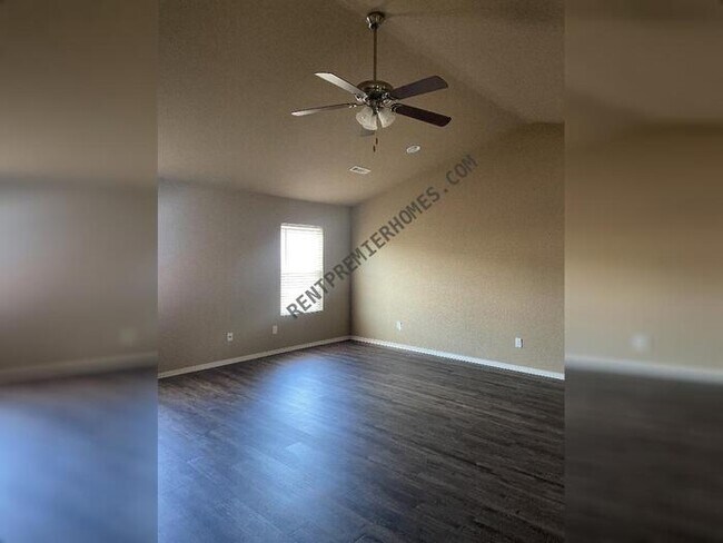 Building Photo - 1090 Meadows Edge Dr