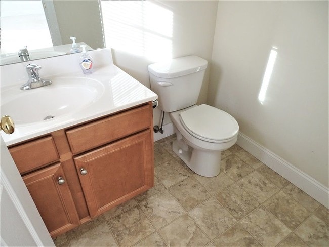 Foto del edificio - 20 Bradford Dr