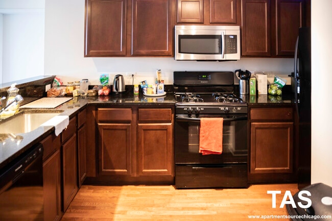 Building Photo - 4217 W Irving Park Rd