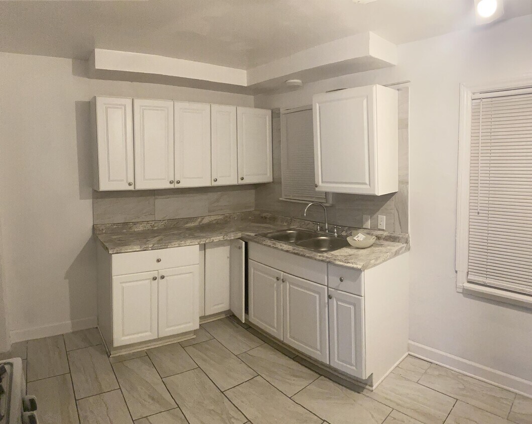 Primary Photo - 20203 Terrell Ave