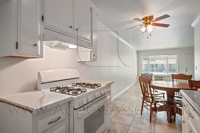 Building Photo - Spacious 2 Beds/2 Bath Home In Highly Desi...