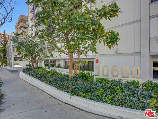 Foto del edificio - 10660 Wilshire Blvd