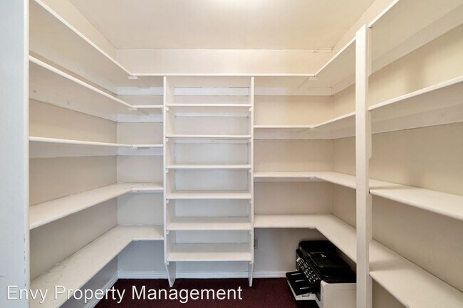 Foto del edificio - 3 br, 1 bath House - 1425 N. 118 W.