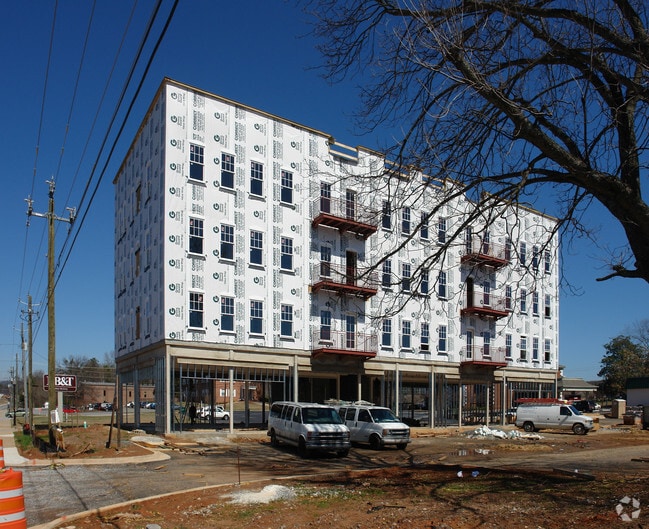 Building Photo - Cumming Station