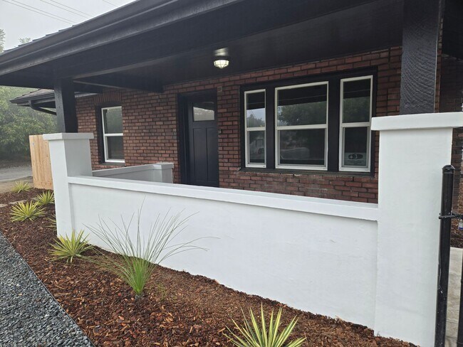 Foto del edificio - Home For Rent