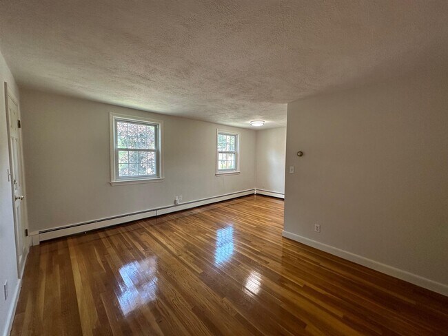 Foto del edificio - 184 Broadway St