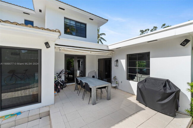 Foto del edificio - 5261 Lagorce Drive, Miami beach, FL 33140 ...