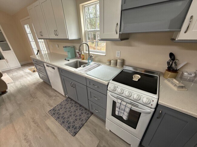 Building Photo - 6230 W Glen Robbin Ct