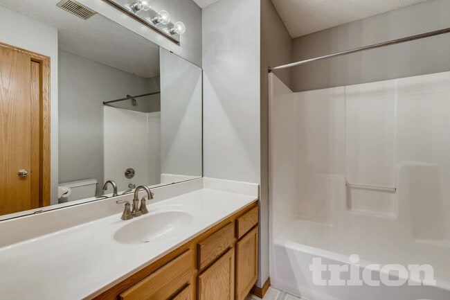 Building Photo - 357 Parkview Ln S