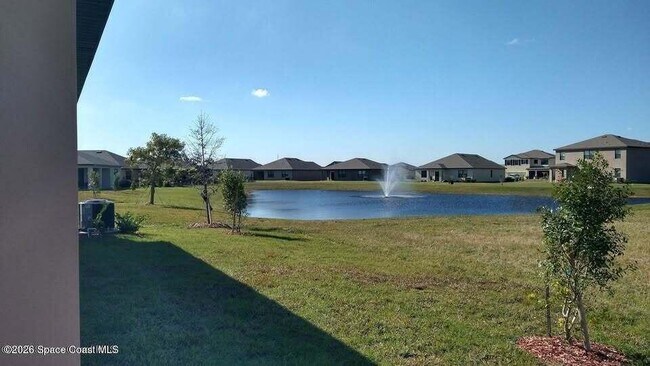 Foto del edificio - 5388 Waterfall Pl