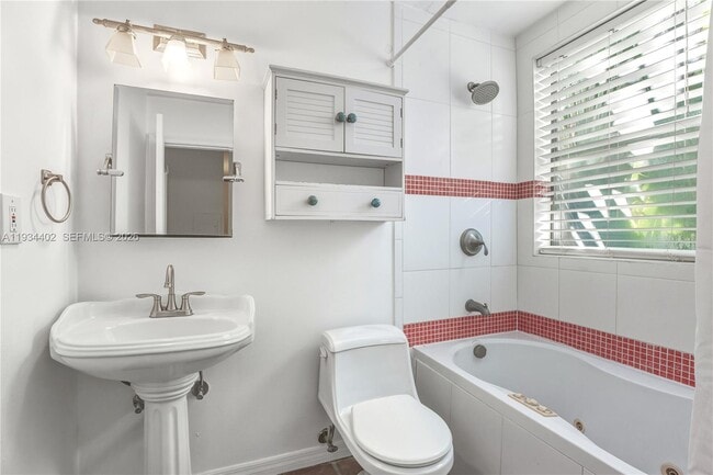 Building Photo - 842 Meridian Ave