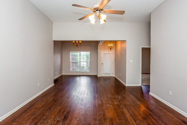 Foto del edificio - 5969 Telford Dr