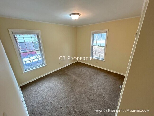 Building Photo - 3058 Robbiedon St