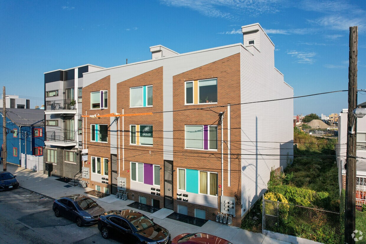 Primary Photo - The Quads at Kensington South