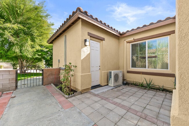 Foto del edificio - 46211 Roadrunner Ln