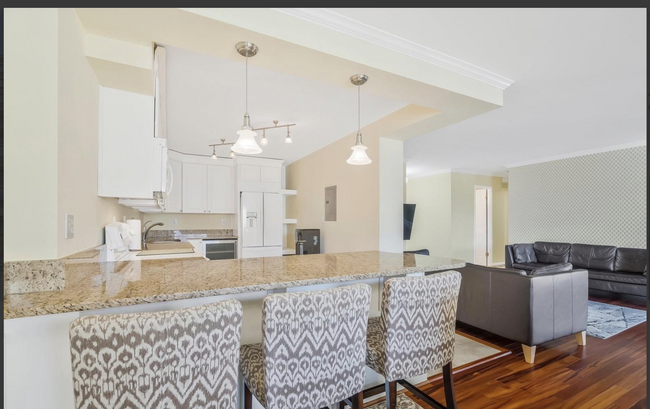 Foto del edificio - 8340 Greensboro Dr