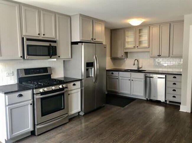 Foto del edificio - 4240 Gilbert Ave