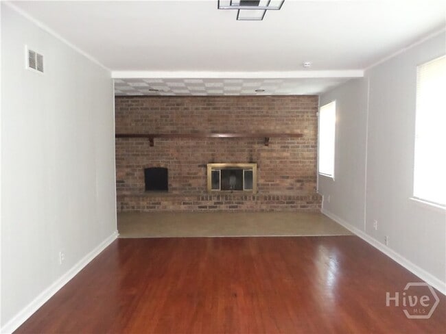 Foto del edificio - 213 Olmstead Dr