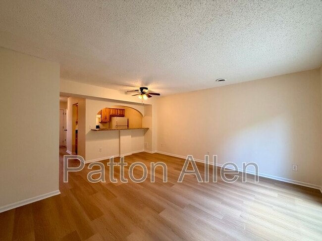 Foto del edificio - 4 Dawnwood Cir