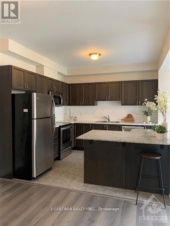 Building Photo - 205 Merak Way