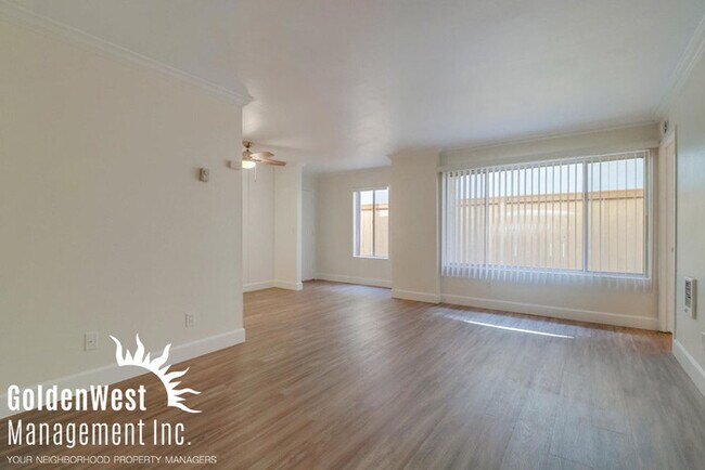 Building Photo - 734 Sapphire St