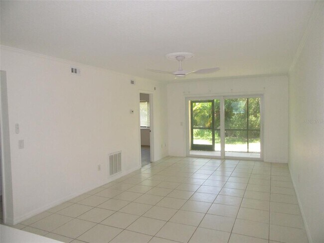 Foto del edificio - 25050 Sandhill Blvd