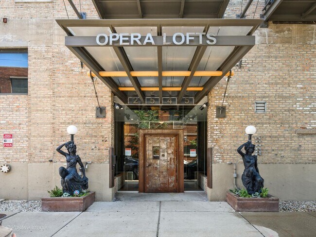 Foto del edificio - 2545 S Dearborn St