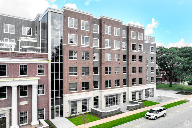 Building Photo - Legacy 202 - Luxury Student Housing