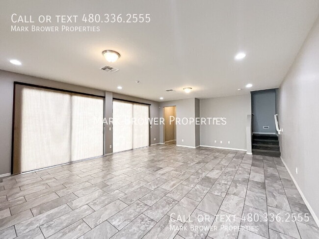 Building Photo - 3328 W Hayduk Rd