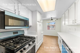 Building Photo - 4484 La Deney St