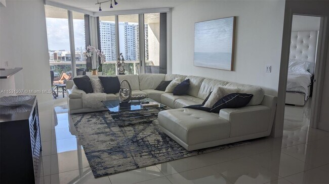 Foto del edificio - 3100 N Ocean Blvd