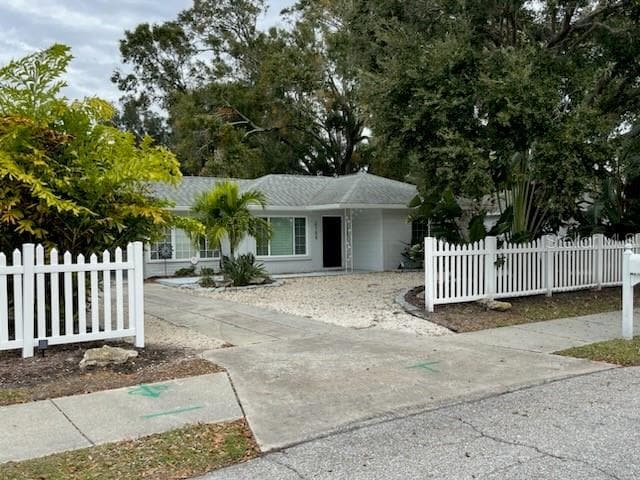 Building Photo - 2159 Bougainvillea St