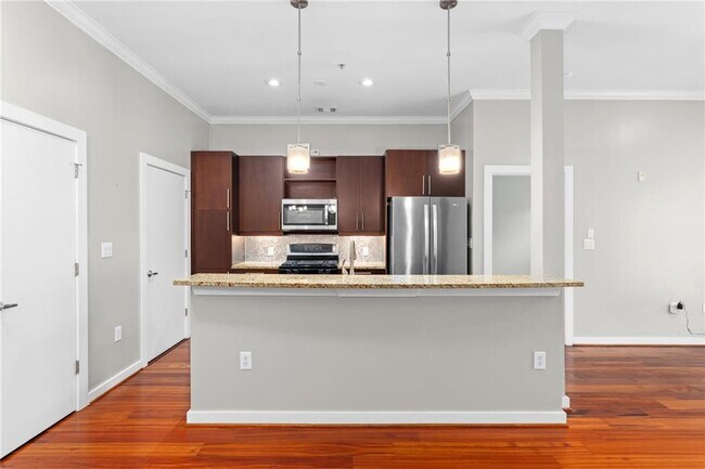 Foto del edificio - 870 Inman Vlg Pkwy NE