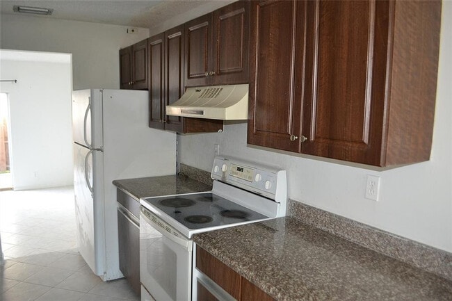 Foto del edificio - 8237 NW 8th Ct