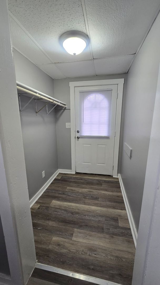 Foto del edificio - 904 W Main St