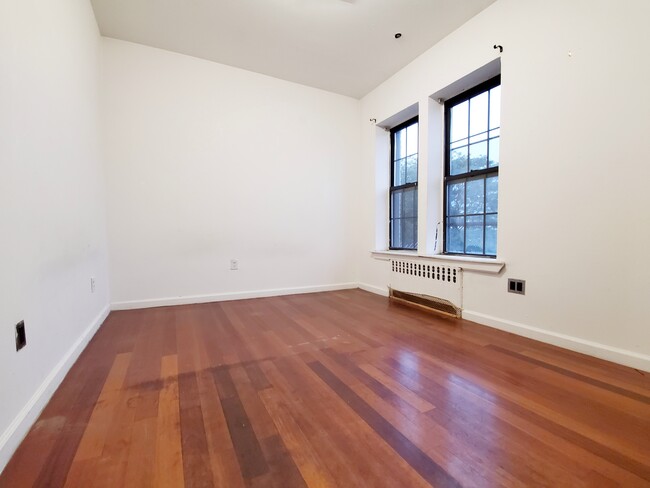 Building Photo - 51 Eldert St